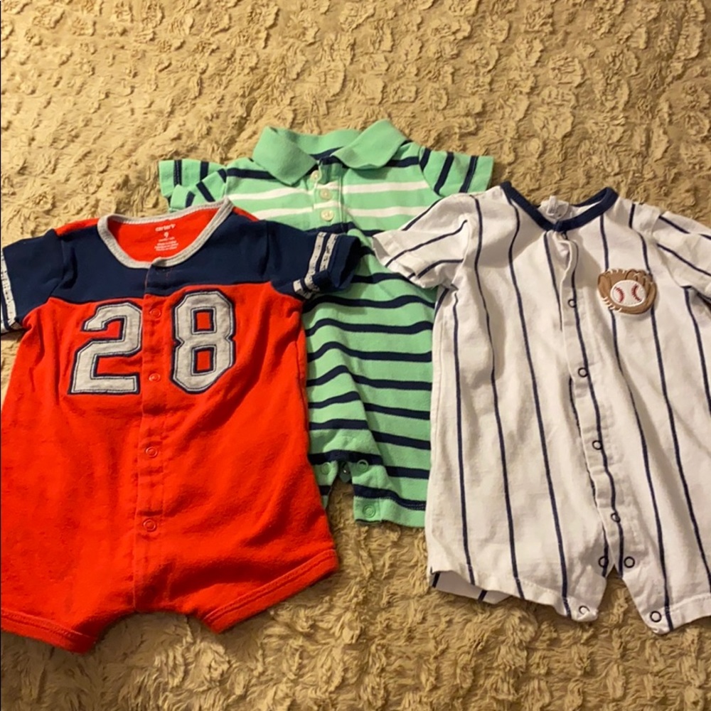 9 month rompers 💙💚❤️